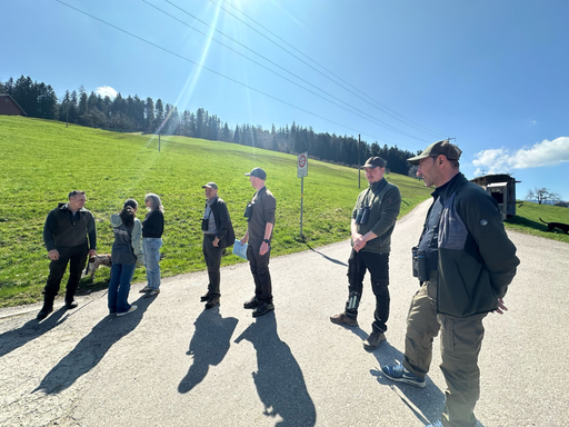 Mit dem Jäger durch den Wald