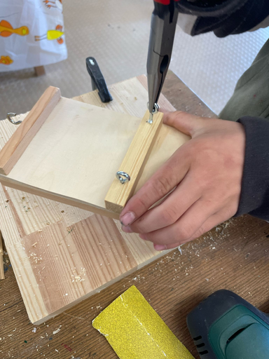 Werken mit Holz: Bau deinen eigenen Spielzeugtraktor