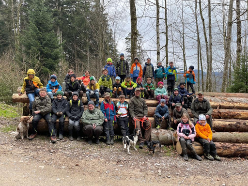 Mit dem Jäger durch den Wald